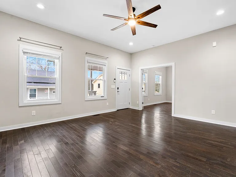 318 Wake Pl — Photo 5