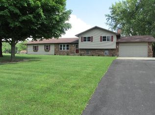 412 W Southfield Ln, Valparaiso, IN 46385