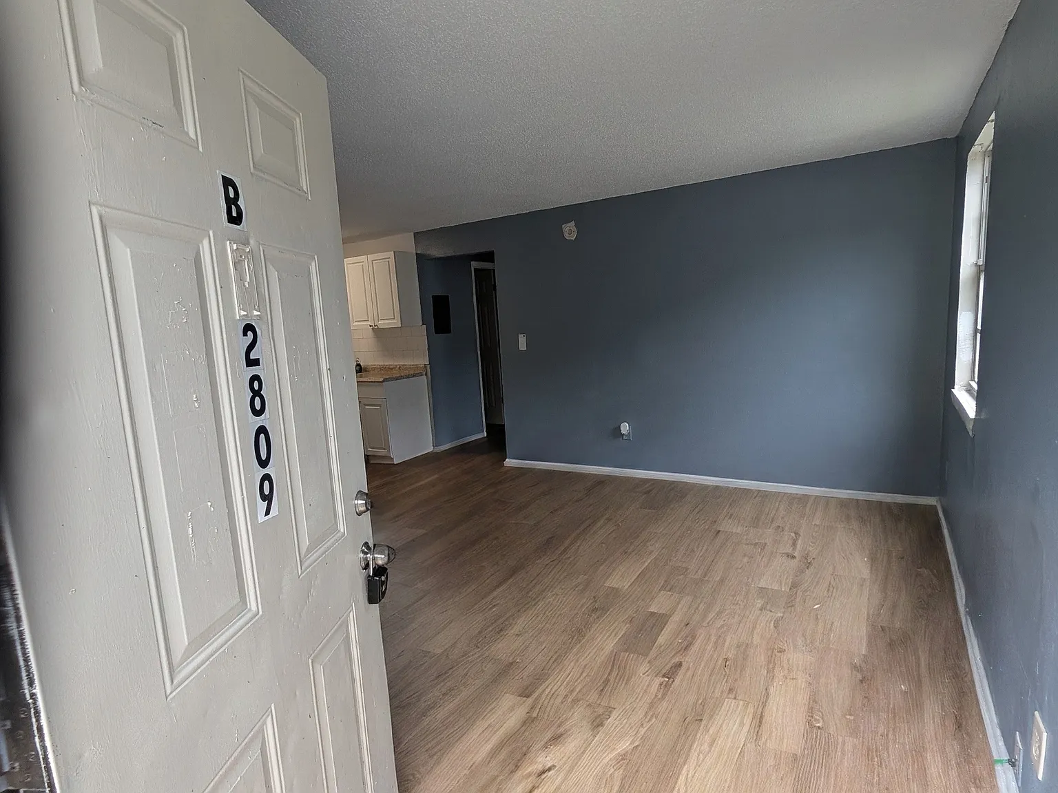 3 bed, 670 sqft, $1,700 — Photo 4