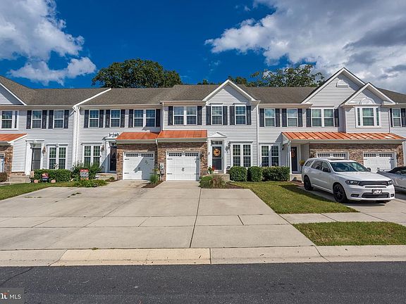 3rd image of 10018 Iron Pointe Dr