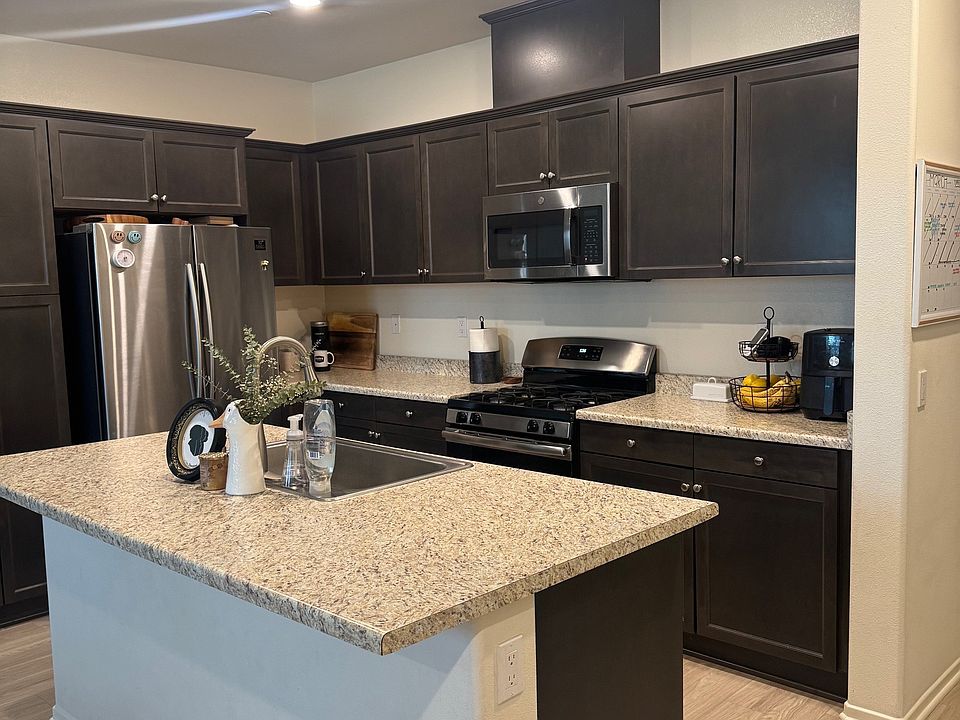 1st image of 30395 Town Square Dr