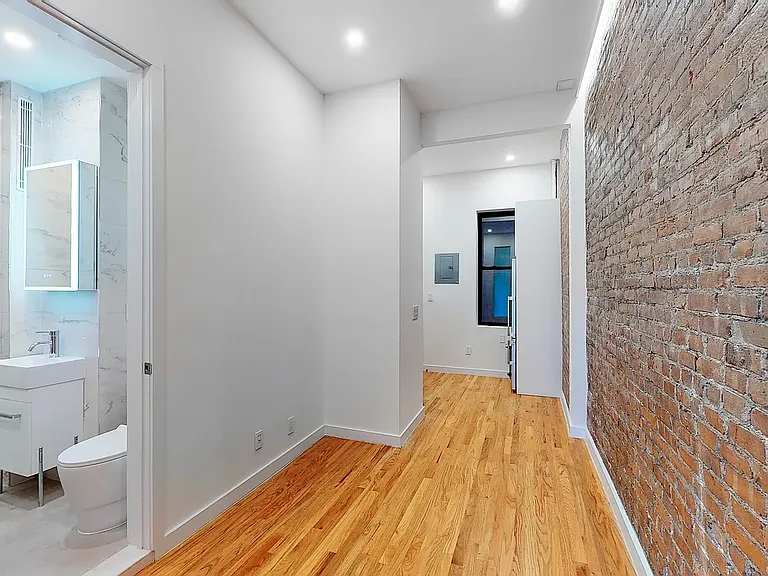 829 9th Ave #3B — Photo 6