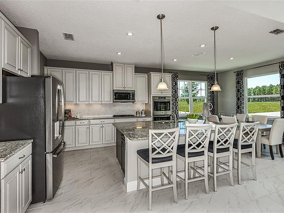 3rd image of 3198 TIGER PALM WAY