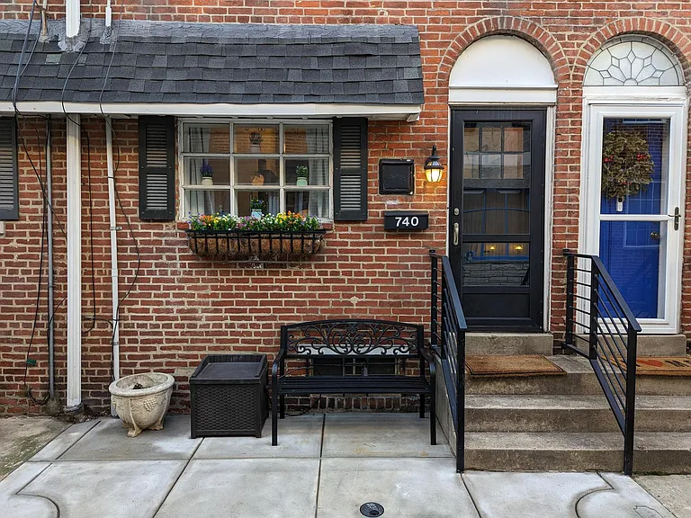 740 S Mildred St — Photo 1
