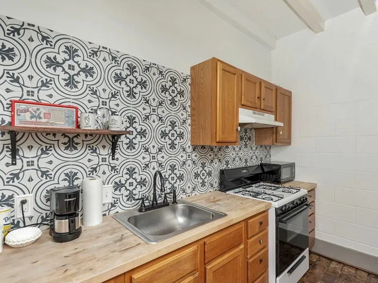 1514 Saint Ann St — Photo 4