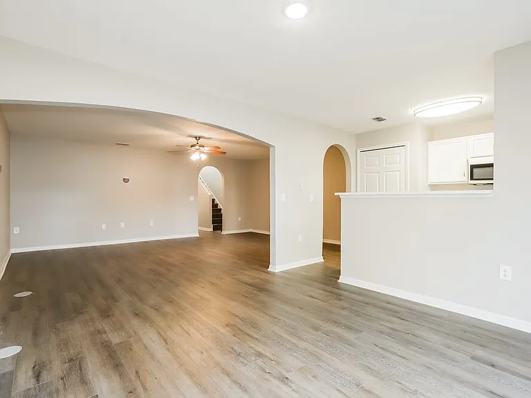 9852 Ashburn Lake Dr — Photo 7