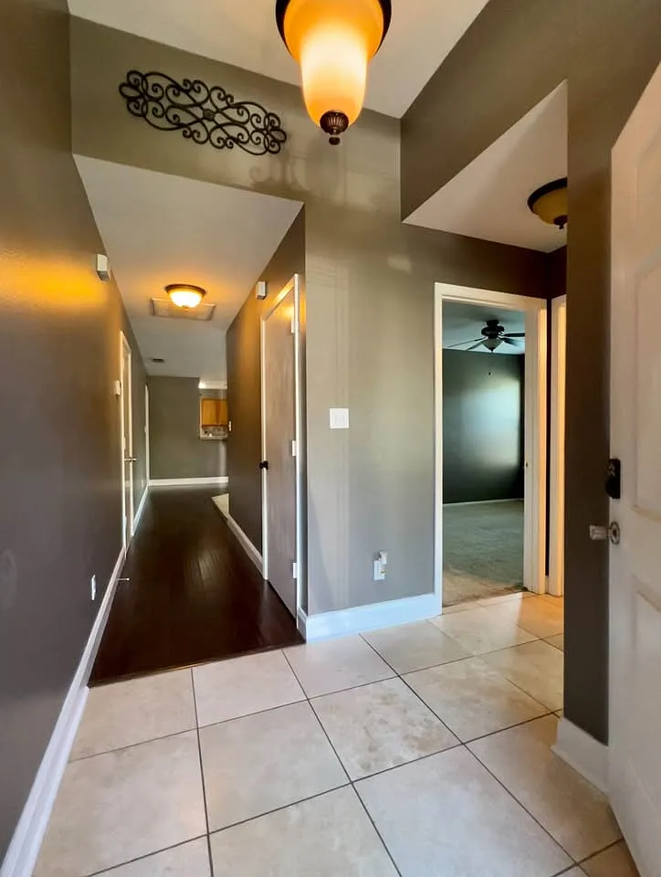 3 bed, 1383 sqft, $1,775 — Photo 4
