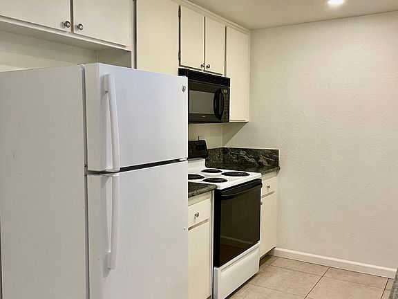5th image of 3024 Olive Glen Ct #3024