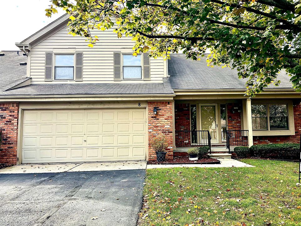 1st image of 8 Oxford Ct
