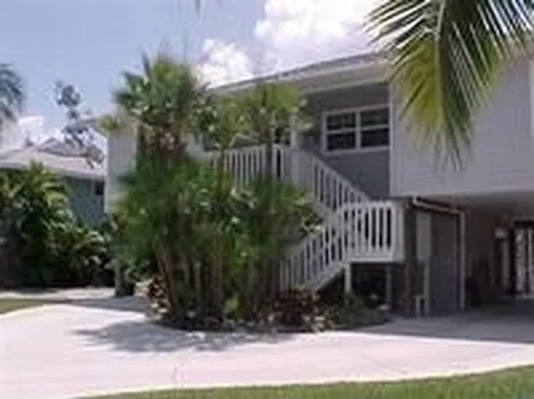 7947 Gabion Ct, Saint James City, FL 33922