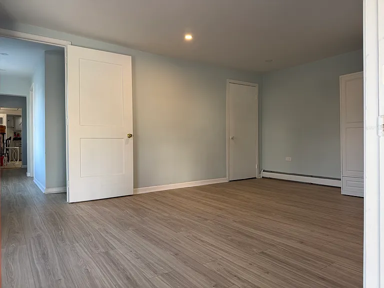 210 Ziegler St — Photo 3
