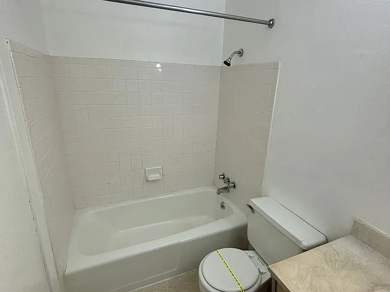 Taylor St Apartment — Photo 24