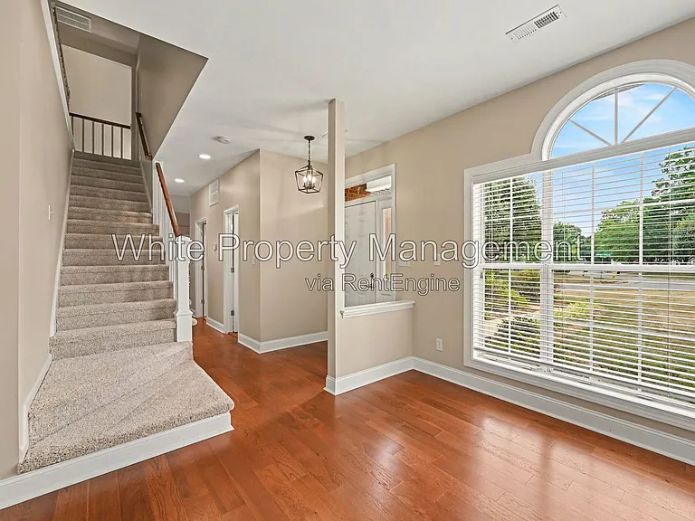 9201 Hanworth Trace Dr — Photo 3