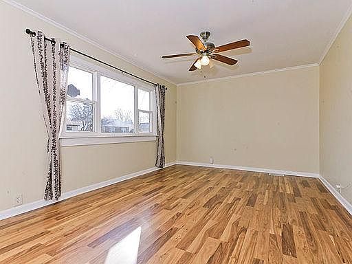 4th image of 16432 Sawyer Ave