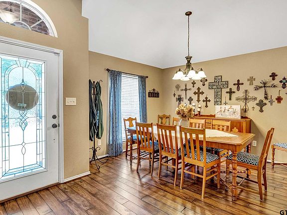 5th image of 15825 Brittain Ct
