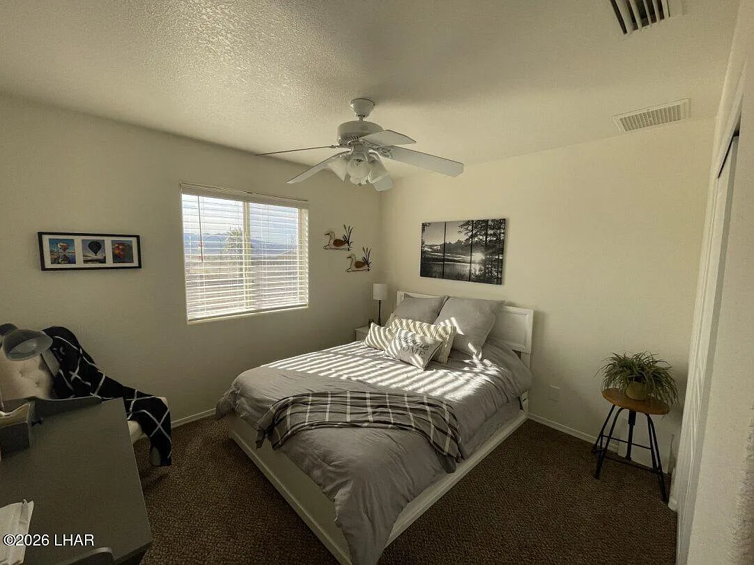 3 bed, 2.0 bath, 1282 sqft, $2,400 — Photo 4