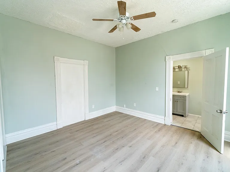 4 Jones St #1 — Photo 10
