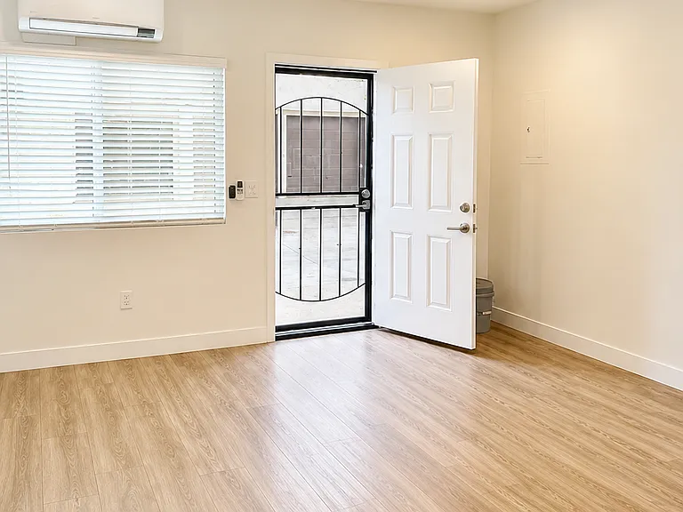 3954 Mississippi St #11 — Photo 4