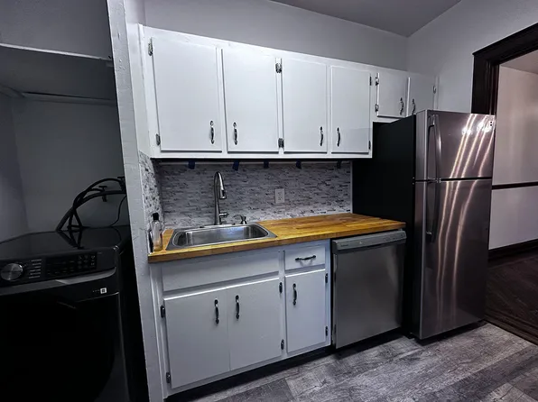 560 Dean Street image 15 of 15