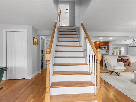 2nd image of 22 Villa Dr