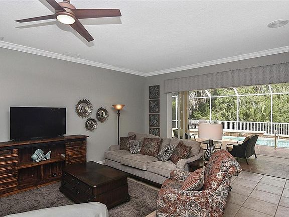 3rd image of 804 Blue Crane Dr