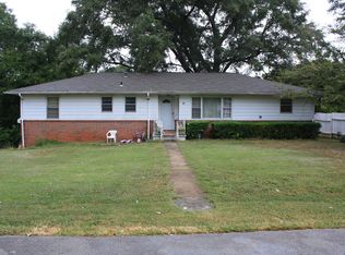910 6th Ave, Midfield, AL 35228