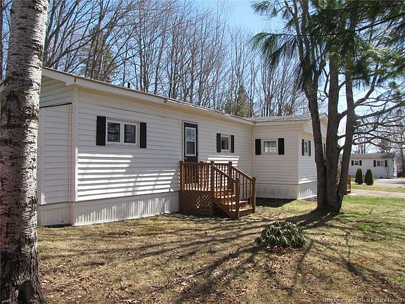3rd image of 12 Pinetree St