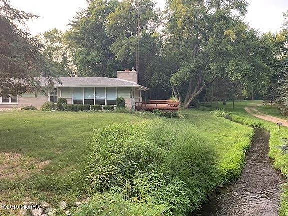 3rd image of 16241 Merson Ct