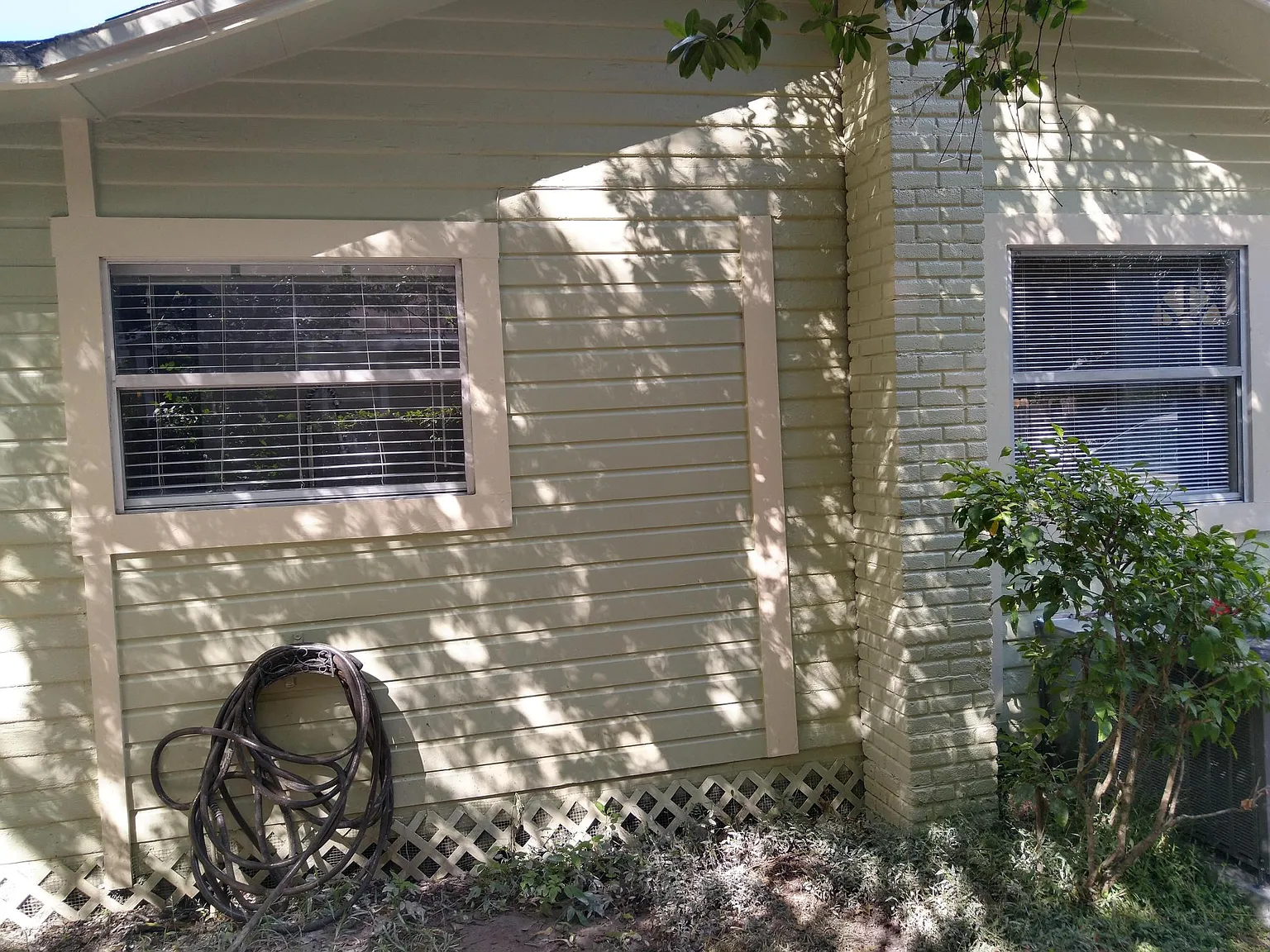4 bed, 1210 sqft, $2,200 — Photo 2