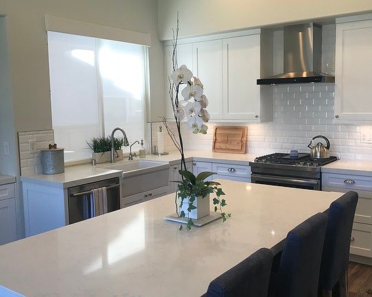 2nd image of 5380 Caminito Exquisito