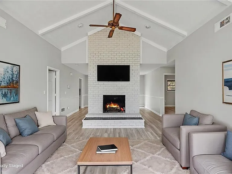 10 Gentry Dr — Photo 4