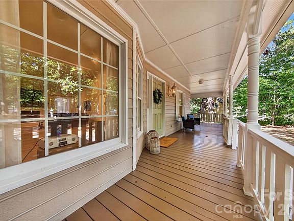 2nd image of 2721 Tara Dr