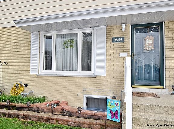 2nd image of 9845 Soreng Ave