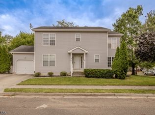 2 Burke St, Riverside, NJ 08075