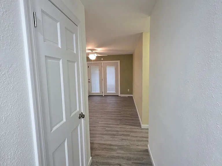 2318 Hackberry Ct — Photo 7