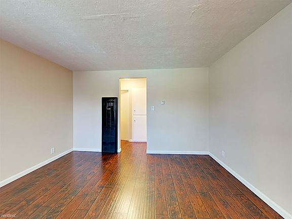 5th image of 1441 Parker Ave APT 32