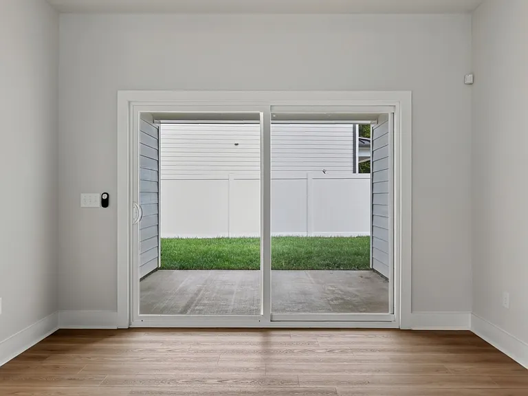 344 S Walnut Ave — Photo 11