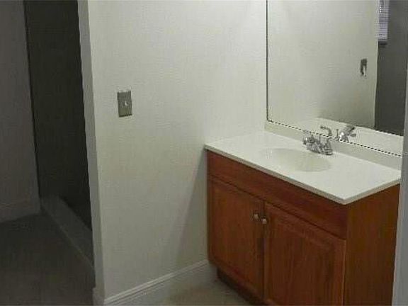 2nd image of 2565 Davenport Cir #2565