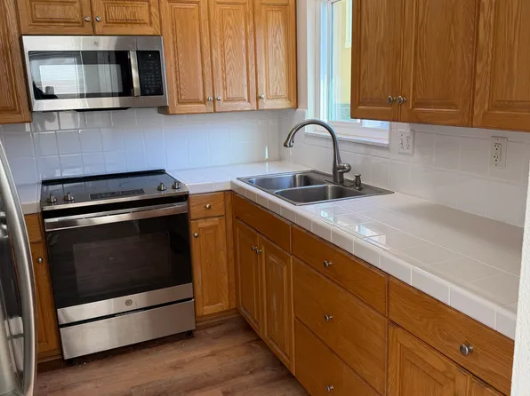 224 Hawthorne St, Monterey, CA 93940