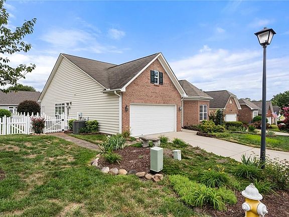 2nd image of 113 Riverwalk Ln