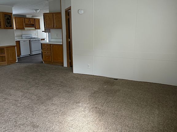 4th image of 155 Scarlet Oak Ct