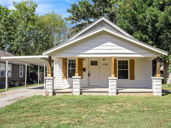 1116 4th St, Osawatomie, KS 66064