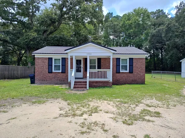 1532 Hampton St, Walterboro, SC 29488