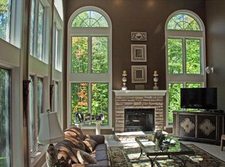 900 Silverbrook Ct, Broadview Heights, OH 44147