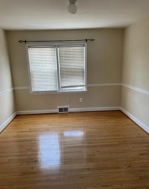 3 bed, 1.5 bath, 1920 sqft, $1,950 — Photo 4