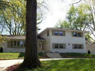 16 Wildwood Rd, Springfield, IL 62704