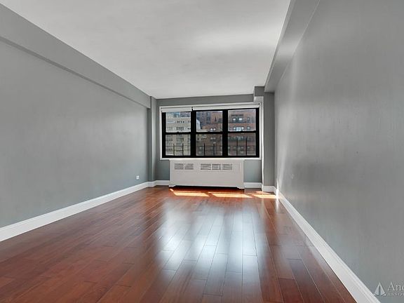 4th image of 347 E 53rd St APT 9D