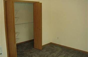 5th image of 2728 99th Ave NE #B