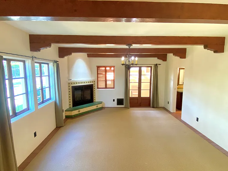 1048 Myrtle Way — Photo 11