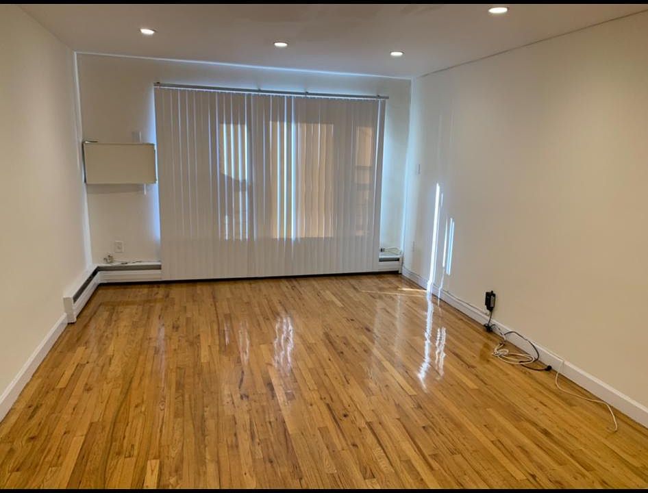 1st image of 942 Cranford Ave #1